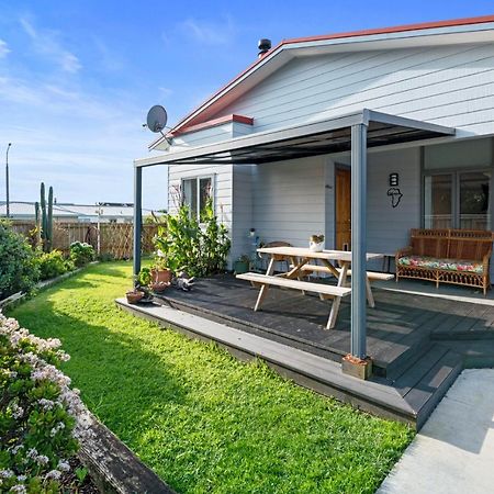 Ekhaya - New Plymouth Holiday Home ภายนอก รูปภาพ