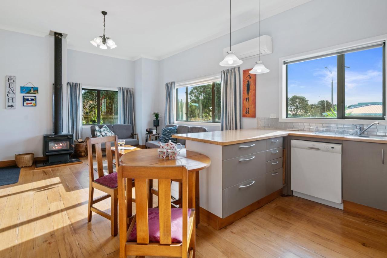 Ekhaya - New Plymouth Holiday Home ภายนอก รูปภาพ