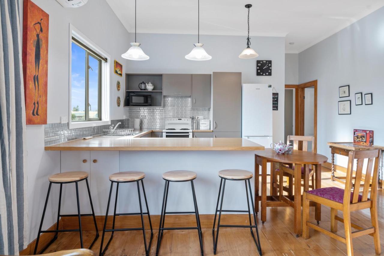 Ekhaya - New Plymouth Holiday Home ภายนอก รูปภาพ